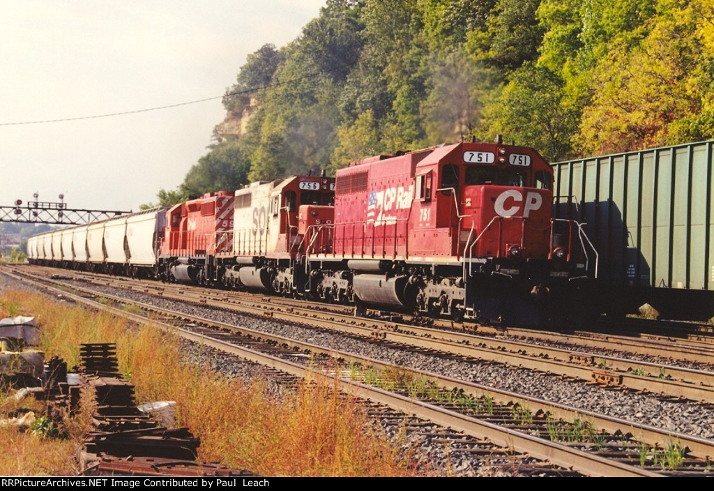 Grain train cruises east